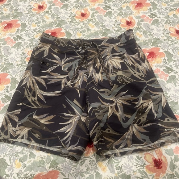 Patagonia Other - Patagonia Swim Trunks Men 30 Blue Floral Bird Of Paradise Wavefarer Board Shorts